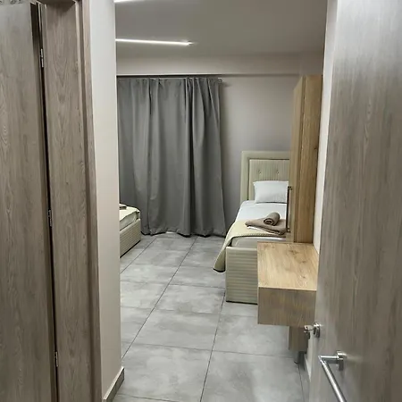 F&m House Semi Basement Сарти