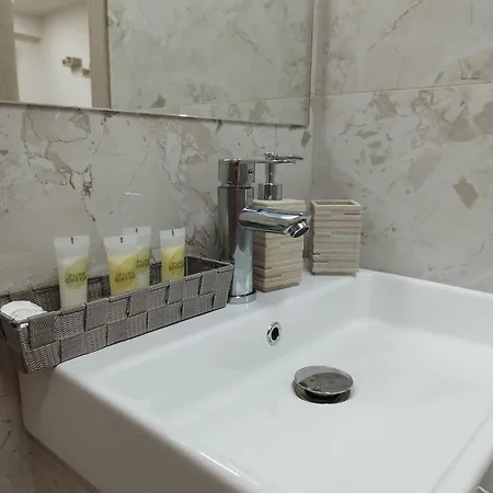 F&m House Semi Basement Πανσιόν Σάρτη